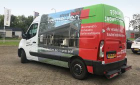 Busbelettering Vermeulen Steen en Hout